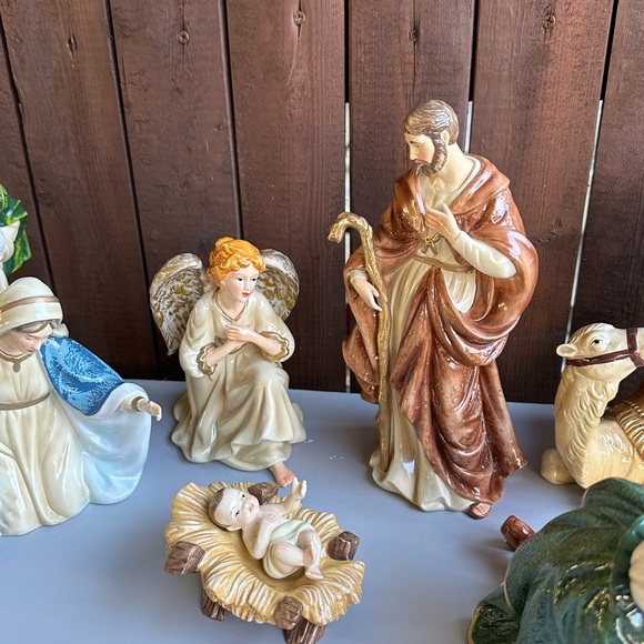 Home interiors and Gifts Retired Nativity set 10 pieces - Picture 6 of 16